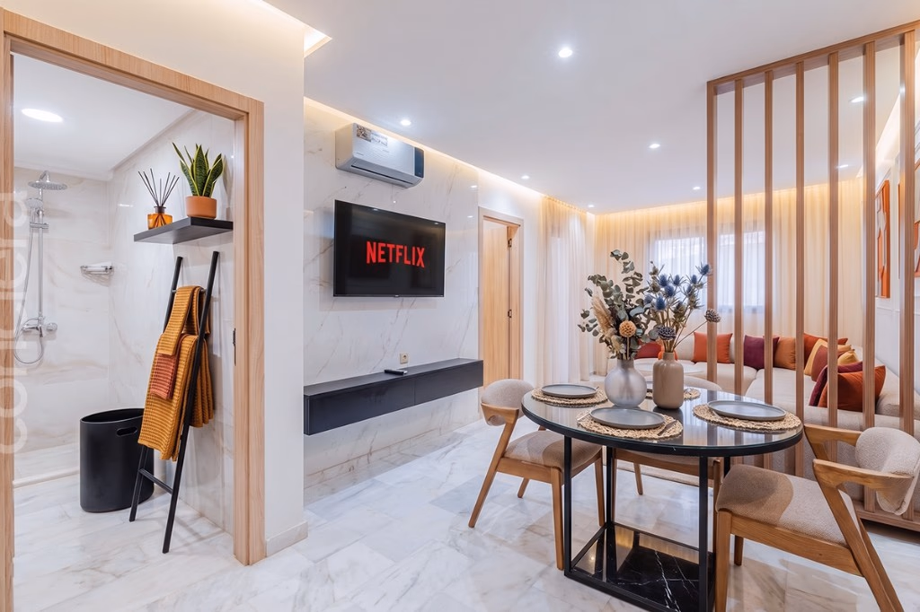 Coin repas et salon avec écran Netflix - Malabata Hills Tanger